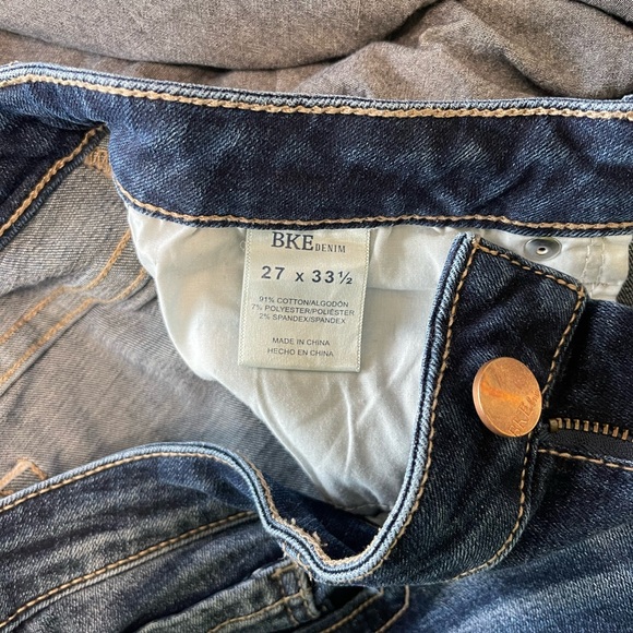 BKE Stella, slim fit, low rise, straight jeans, size 27 x 33 1/2 - Picture 2 of 4